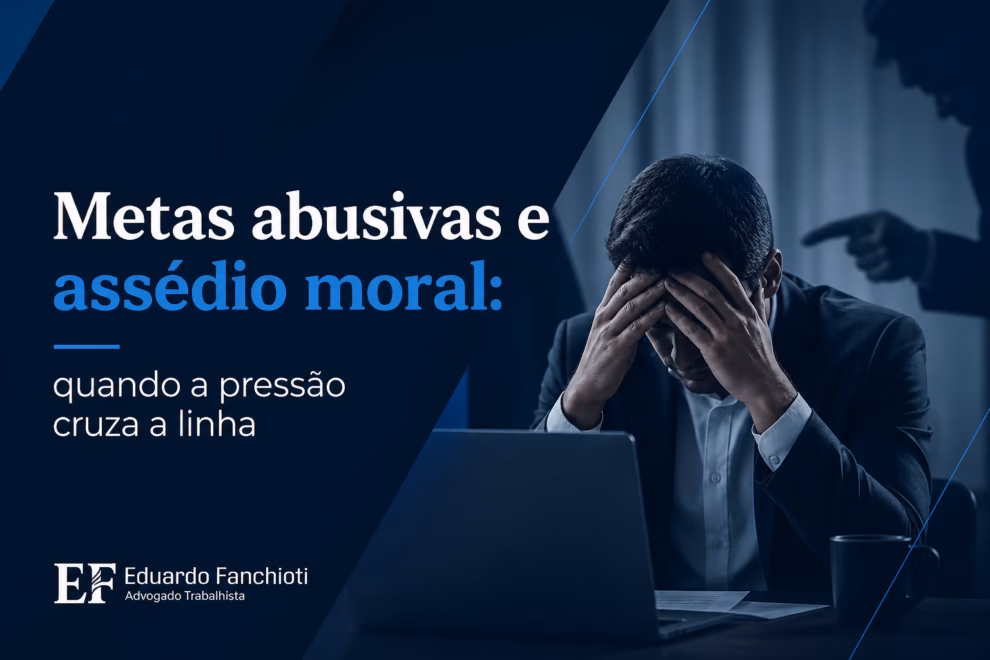Executivo observando ranking de desempenho em tela, com metas mensais em destaque e pressão visual